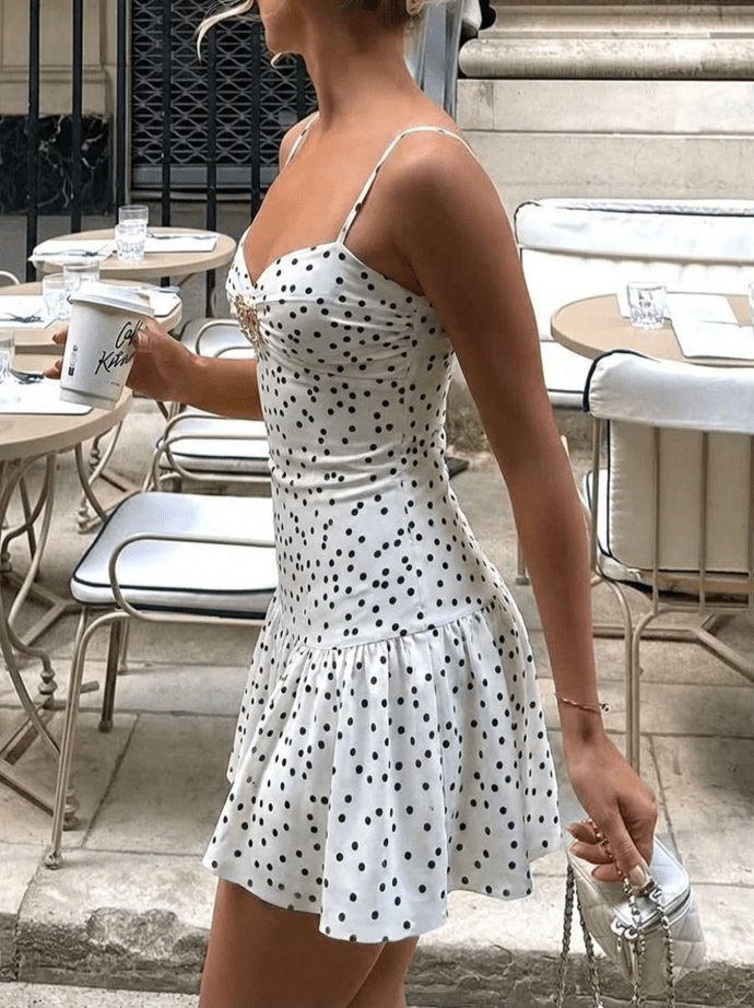 Evelyn – Spaghetti-Träger Tupfen Mini-Kleid