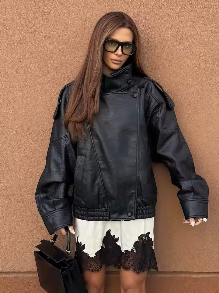 Asymmetrische Jacke mit Knopf und Tasche