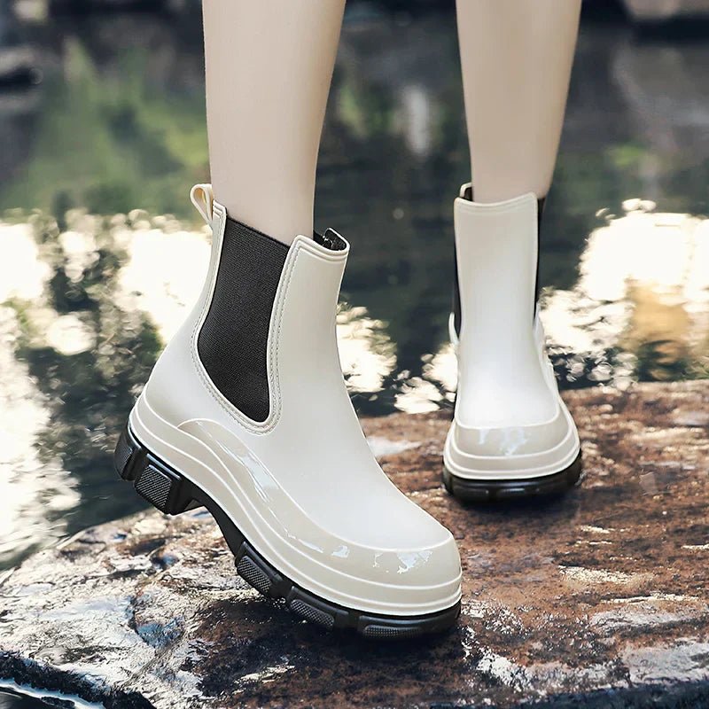 Chelsea-Boots mit markanter Plateausohle