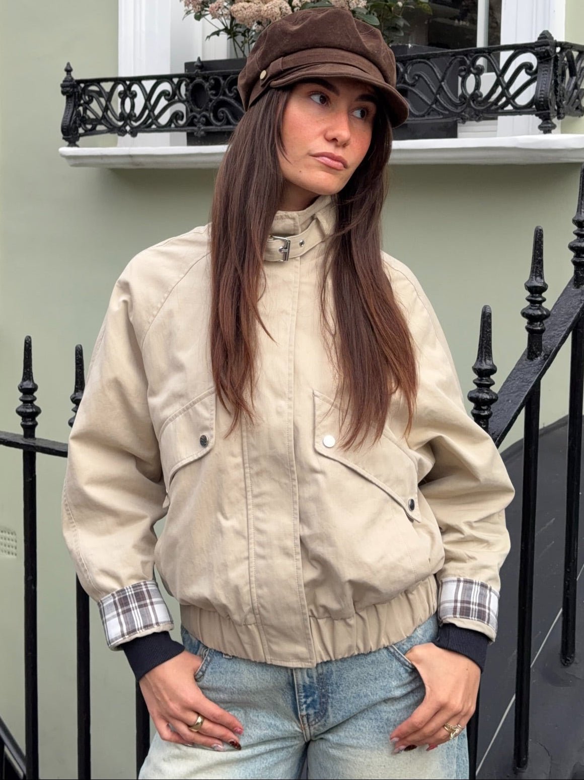Lässige Stehkragenjacke mit Knopfleiste
