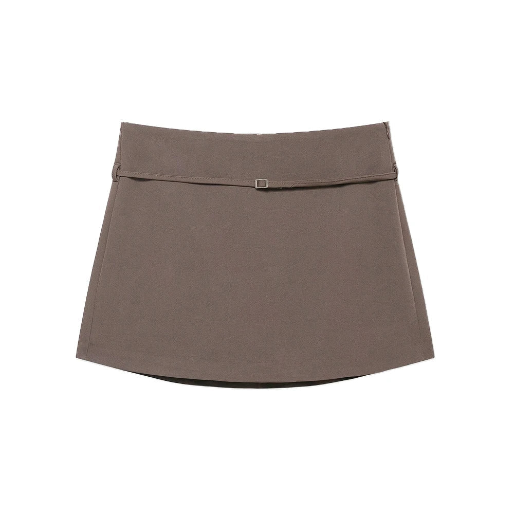 Lässiger Skort mit seitlichem Reißverschluss und Gürtel
