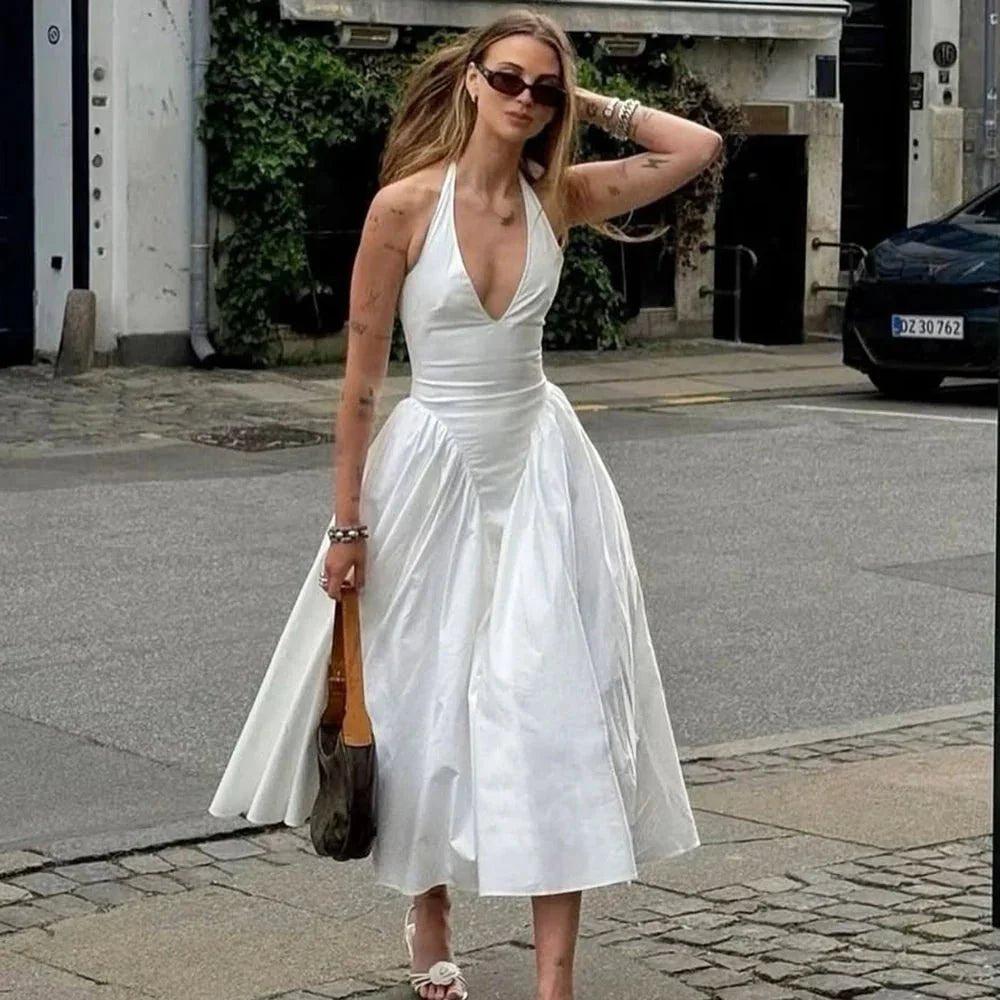 Gina – Chiffon-Maxikleid mit tiefem Ausschnitt