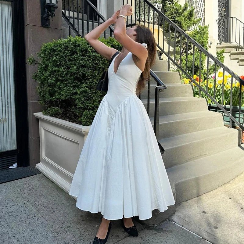 Gina – Chiffon-Maxikleid mit tiefem Ausschnitt