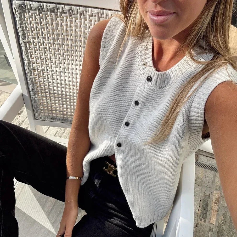 Klassische Strickjacke mit Knopfleiste