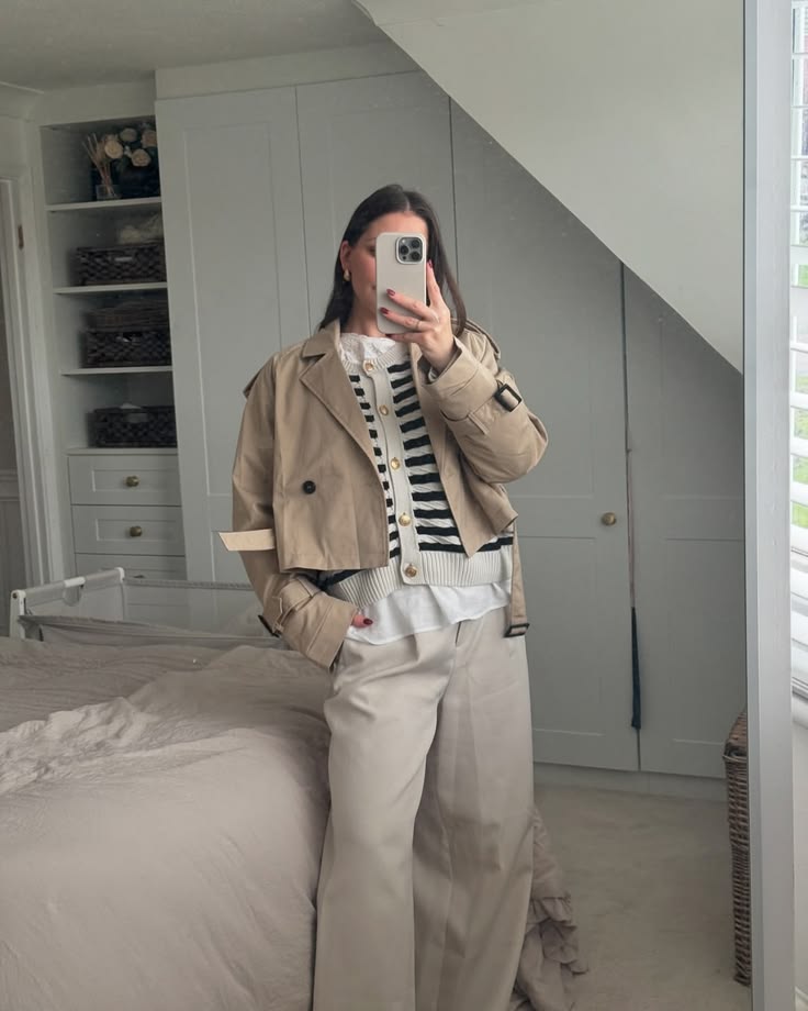 OLANE Cropped Double Breasted Trench Coat BeigeLCoat