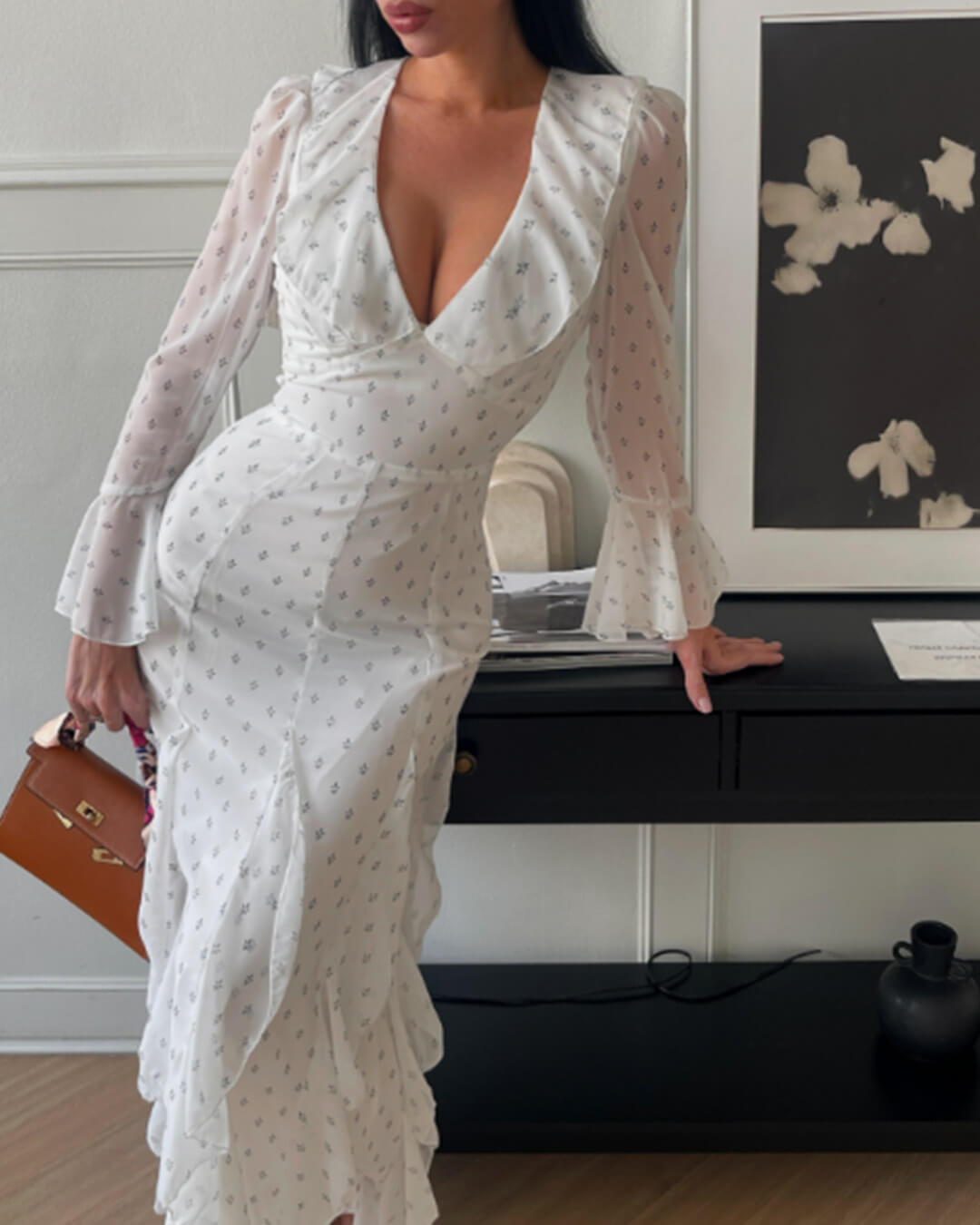 Maxikleid mit Glockenärmeln und Rüschen