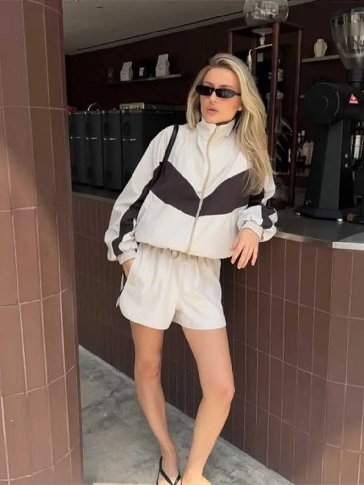 Shorts-Set mit Windjacke und durchgehendem Reissverschluss