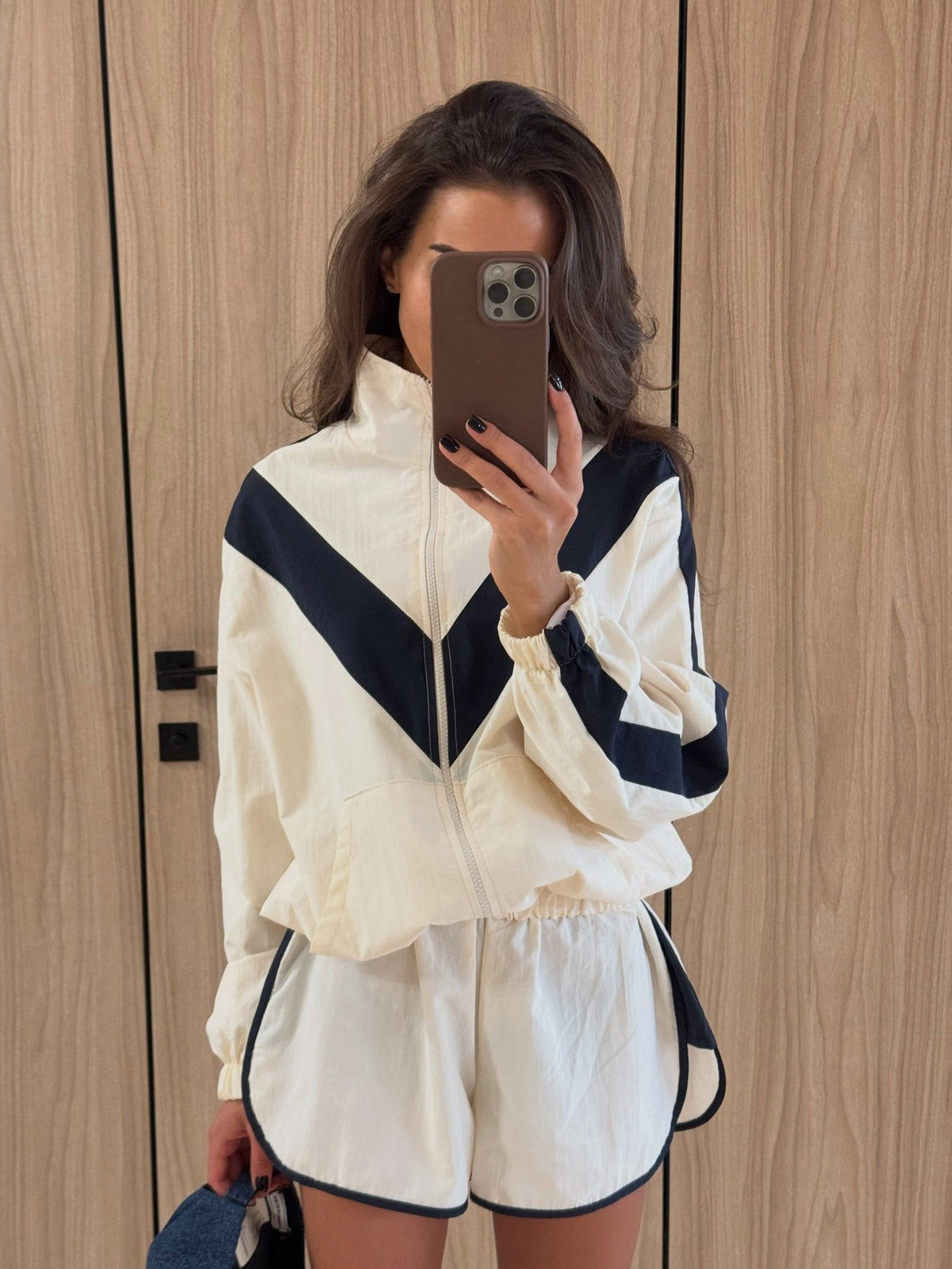 Shorts-Set mit Windjacke und durchgehendem Reissverschluss