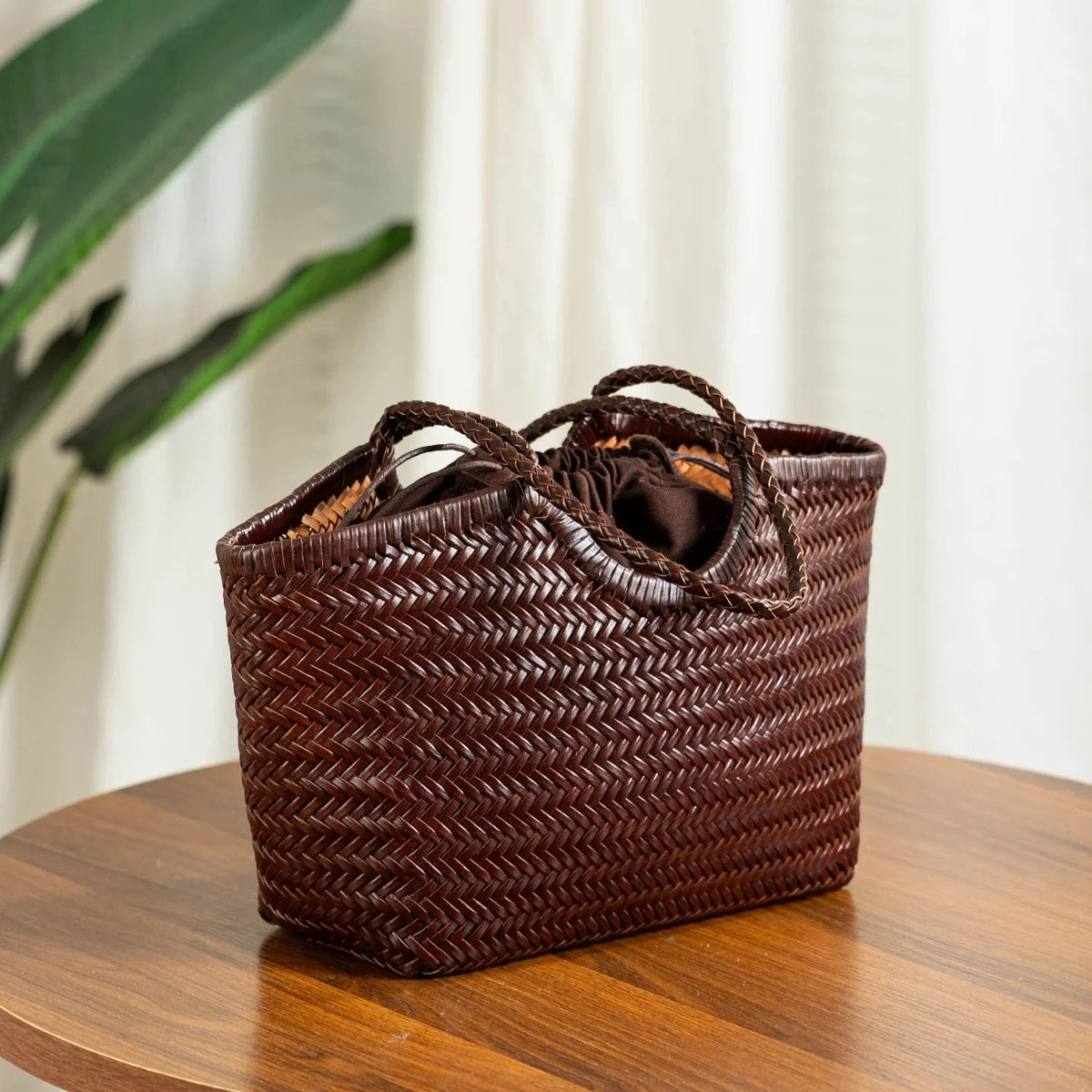 Anne – handgewebte Kunstledertasche von OLANE