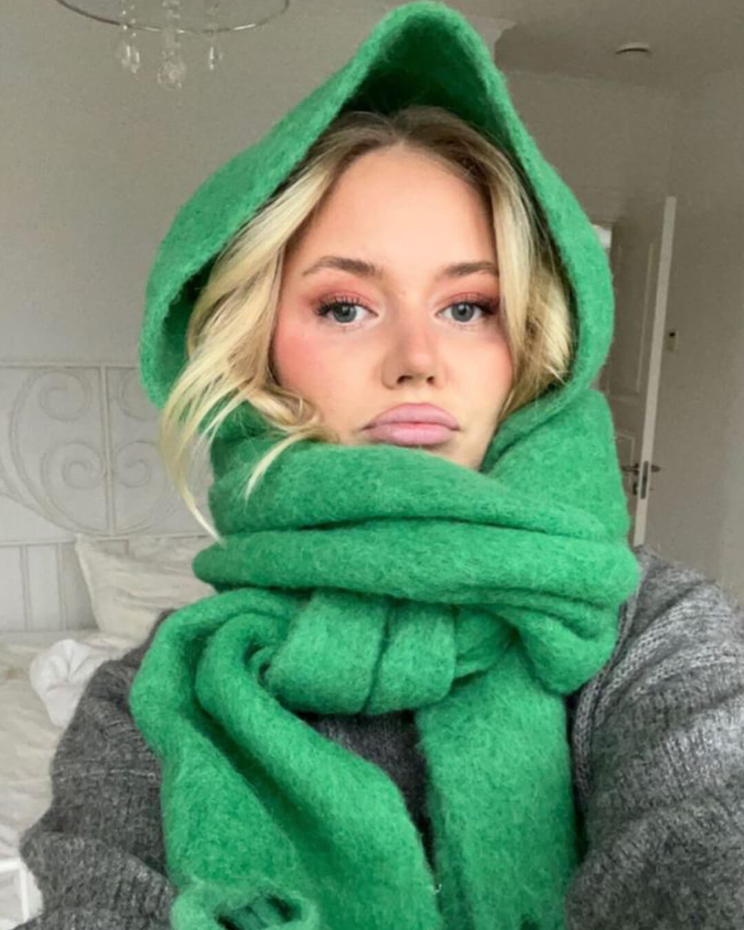 OLANE Lightweight Tasseled Winter Scarf GreenAccessories