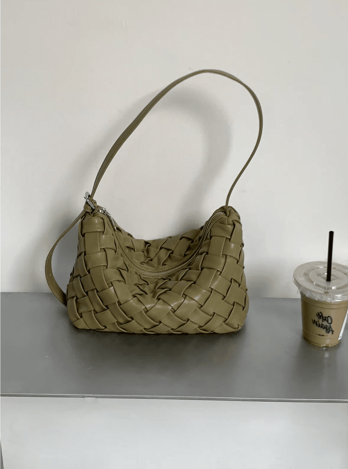 Minimalistische Hobo-Schultertasche
