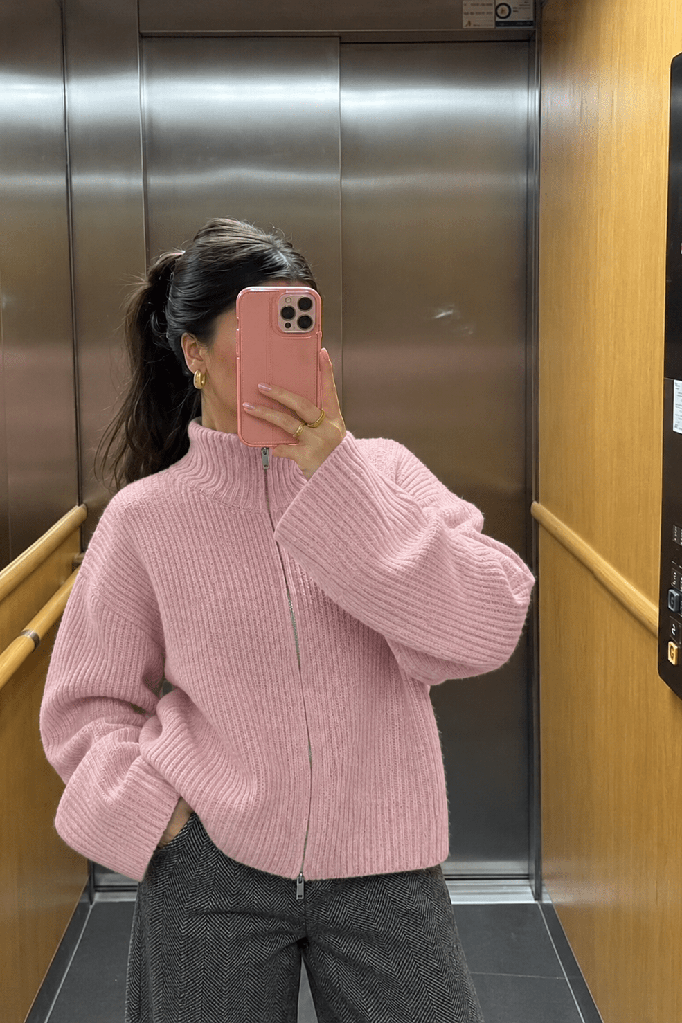 Oversized-Rippstrickpullover mit Reissverschluss