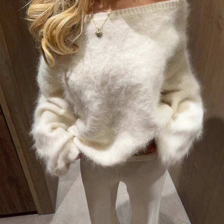 Locker geschnittener, schulterfreier Mohairpullover