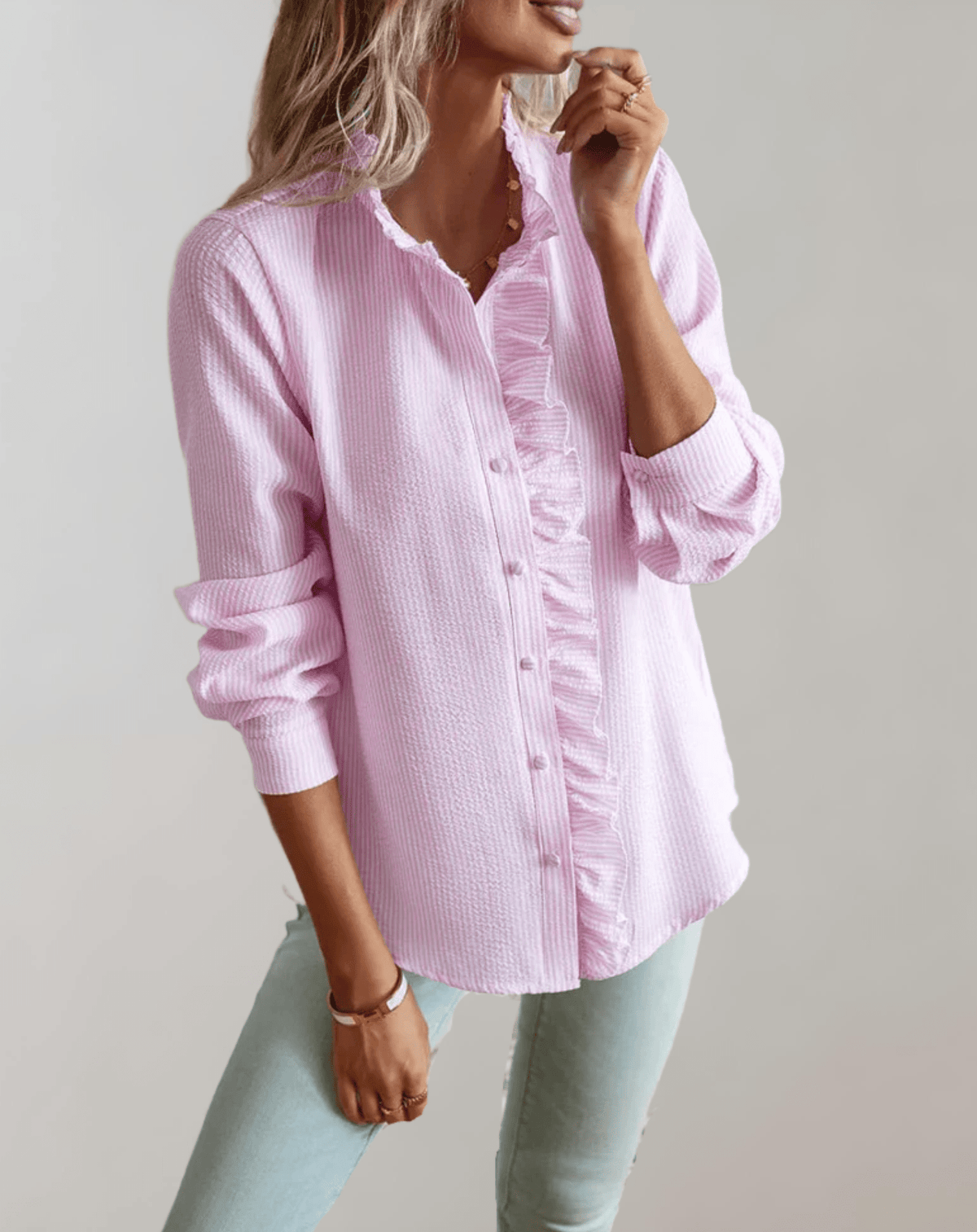 Agnieszka – Lockere Bluse mit Stehkragen und Rüschendetails