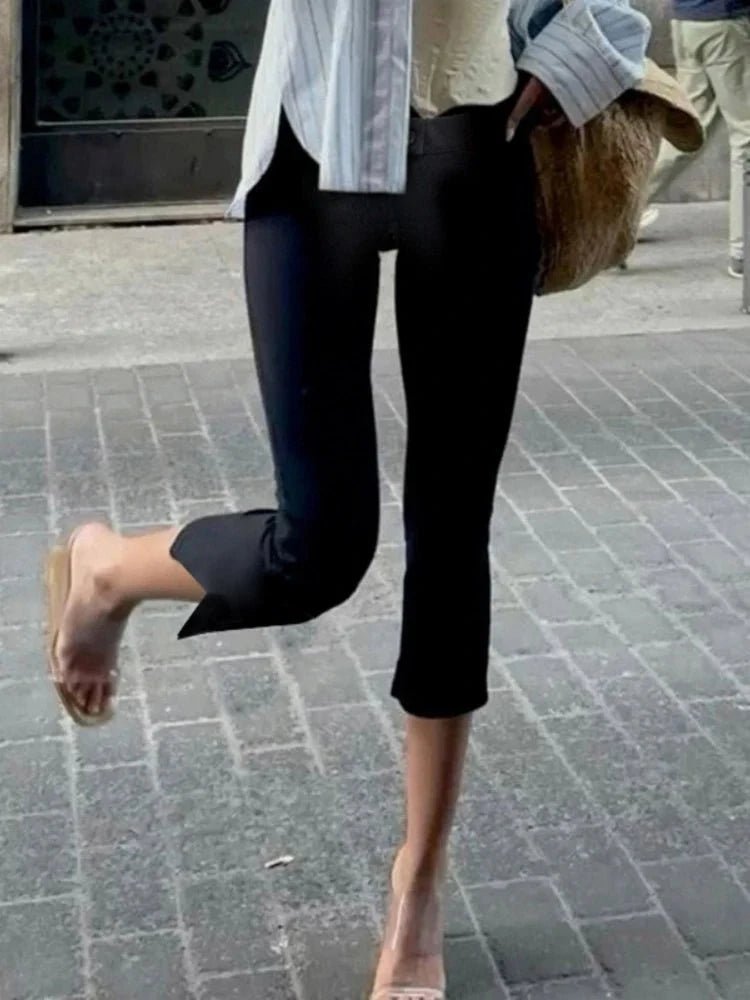 Audrey – dehnbare schwarze Caprihose