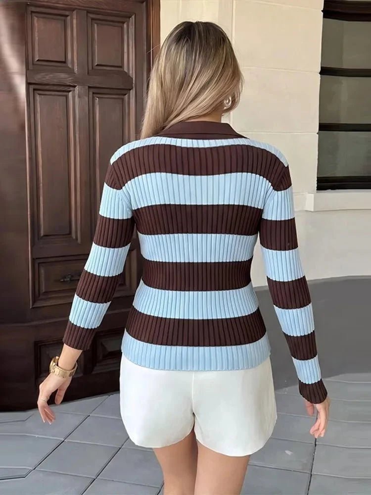 Gestrickter Polo-Pullover mit langen Ärmeln und Streifen