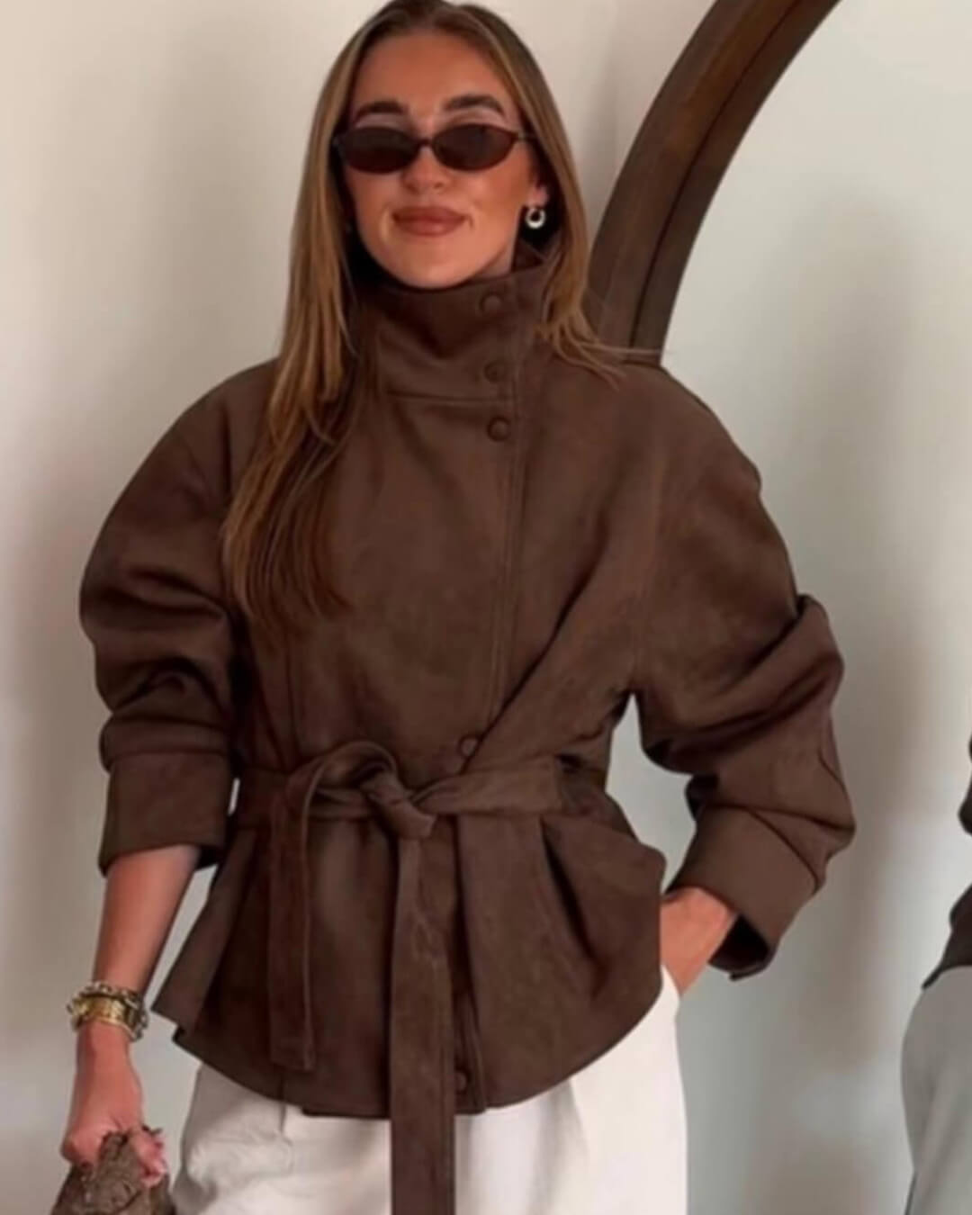 Stilvoller Trenchcoat aus Wildlederimitat mit hohem Kragen