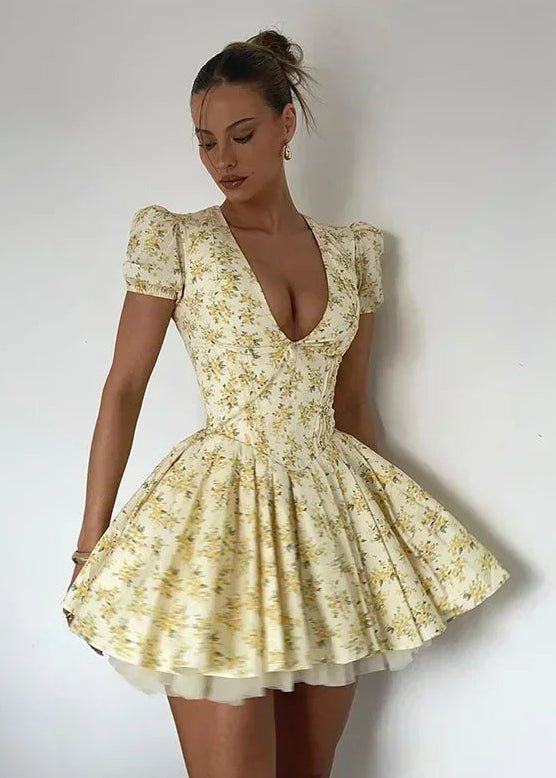 Linda – Plissiertes Minikleid mit V-Ausschnitt
