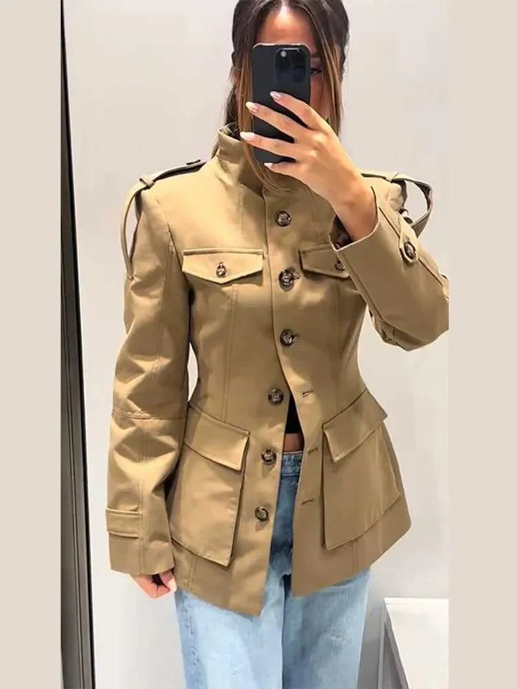 Taillierte Utility-Jacke mit Stehkragen
