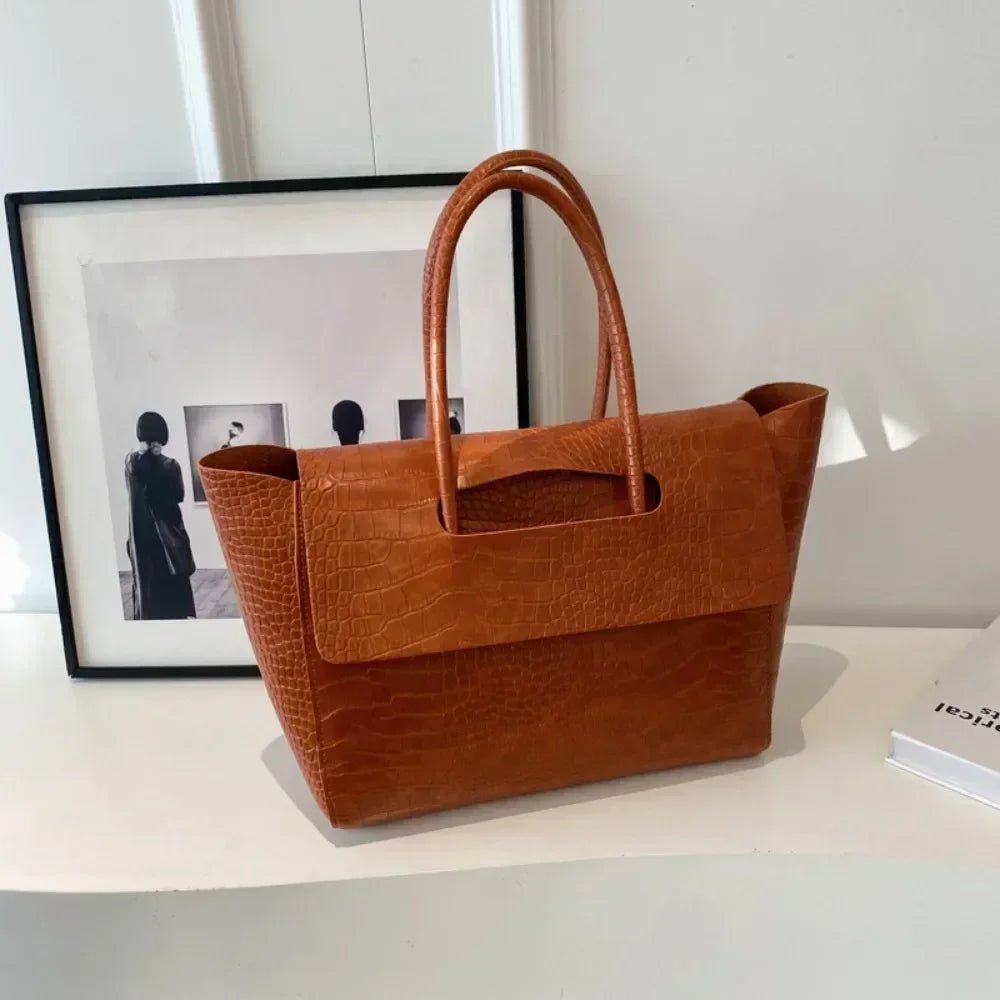 Geprägte Kunstleder-Tote im Vintage-Stil