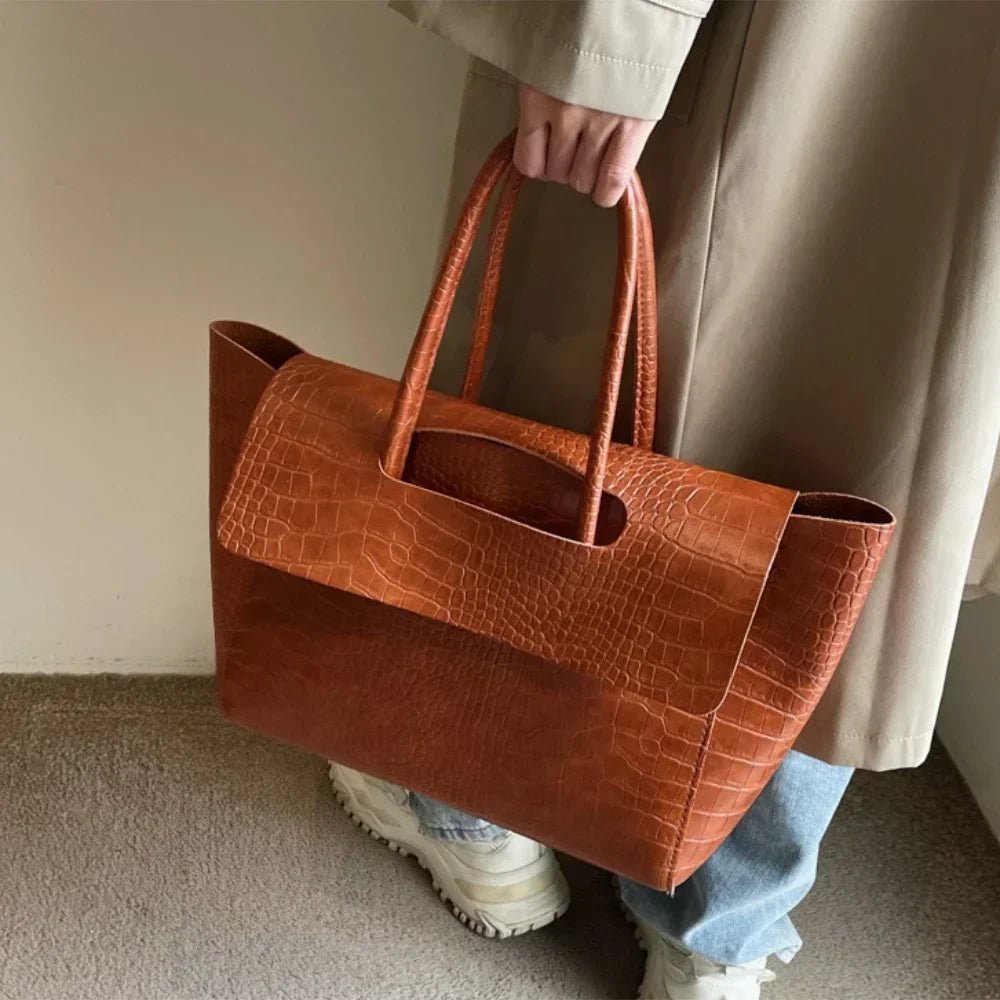 Geprägte Kunstleder-Tote im Vintage-Stil