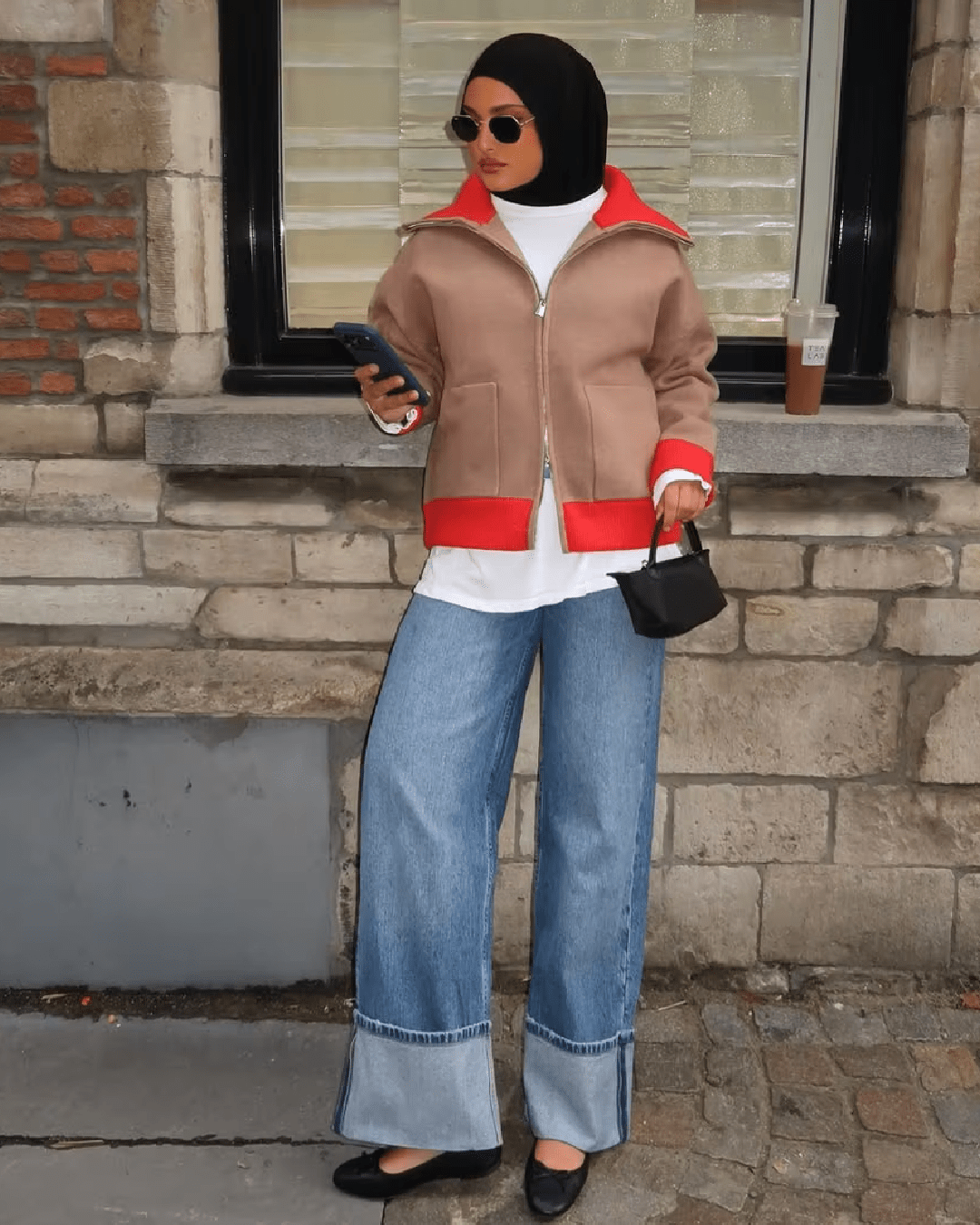 Breite Strickjacke mit Rippkragen im Colorblock-Design