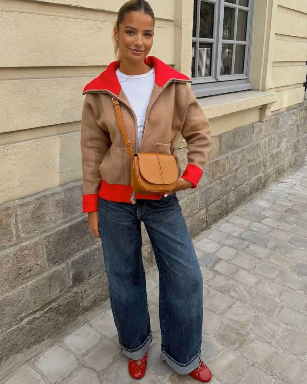 Breite Strickjacke mit Rippkragen im Colorblock-Design