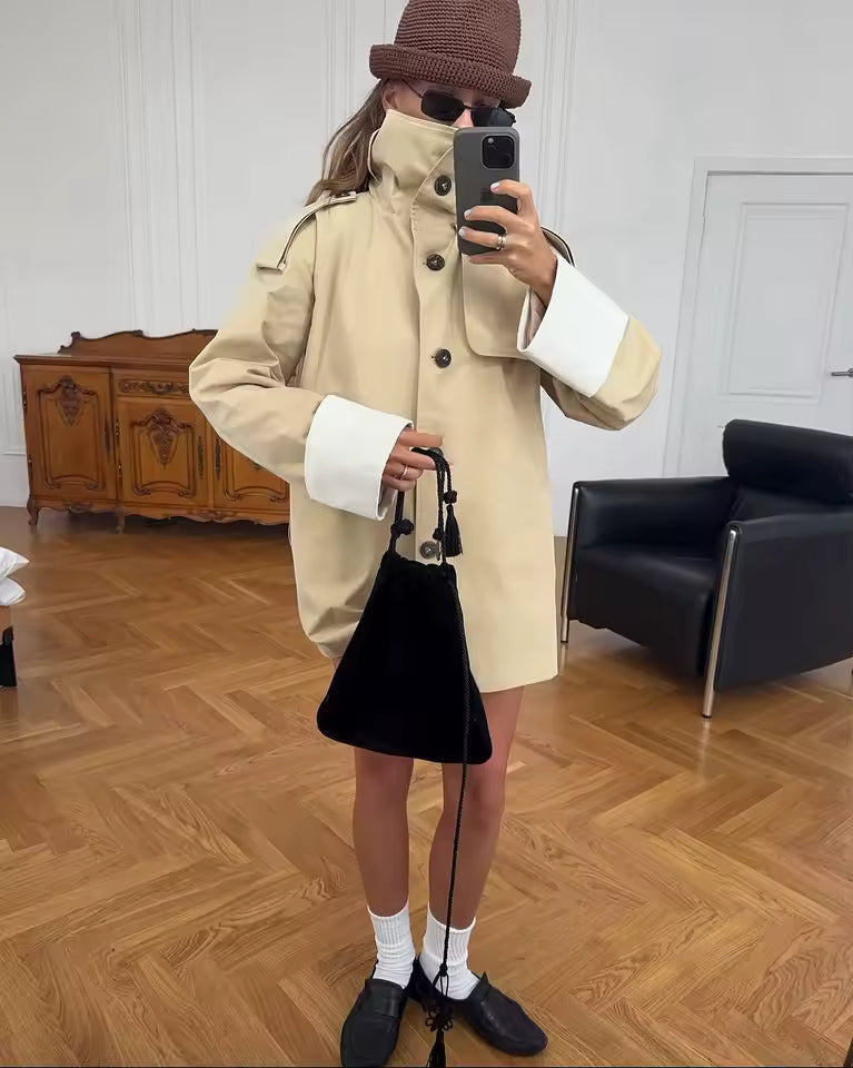 Trench con Cintura e Polsini a Contrasto