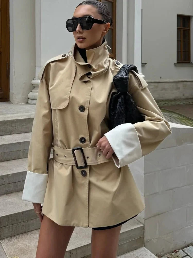 Trench con Cintura e Polsini a Contrasto