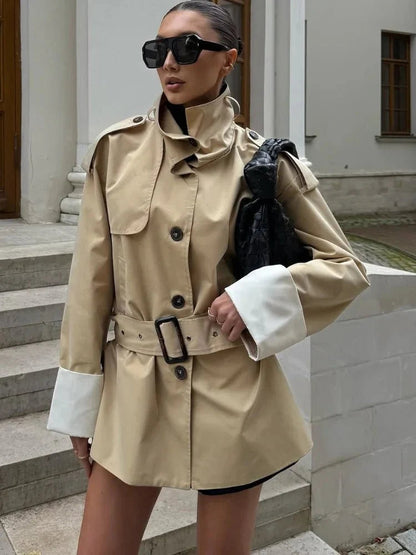 Trench con Cintura e Polsini a Contrasto
