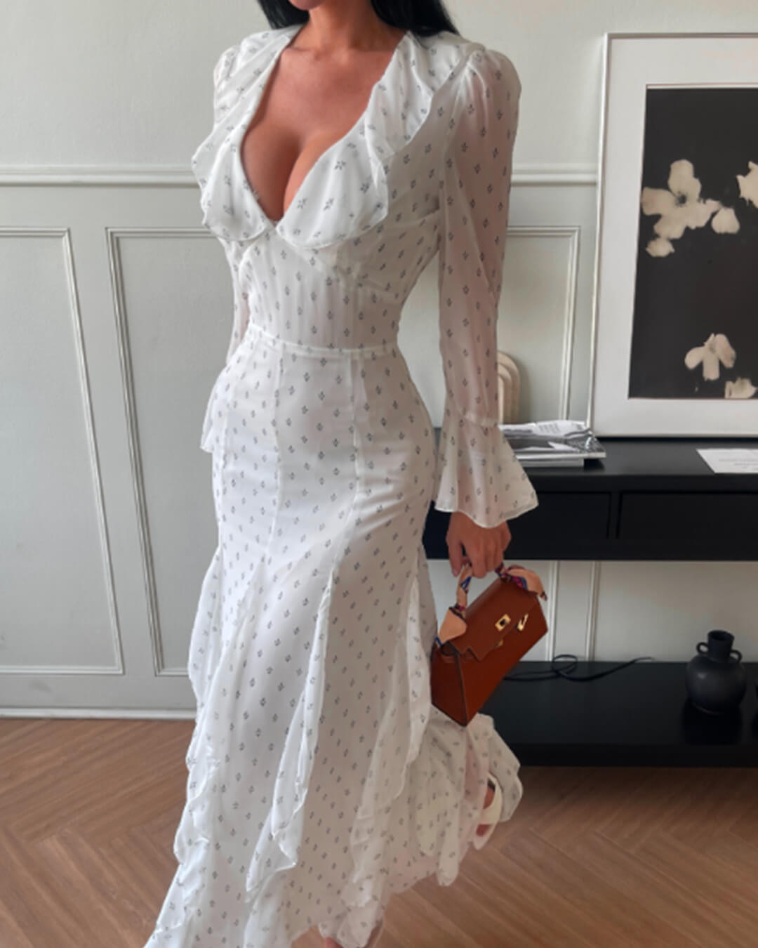 Maxikleid mit Glockenärmeln und Rüschen
