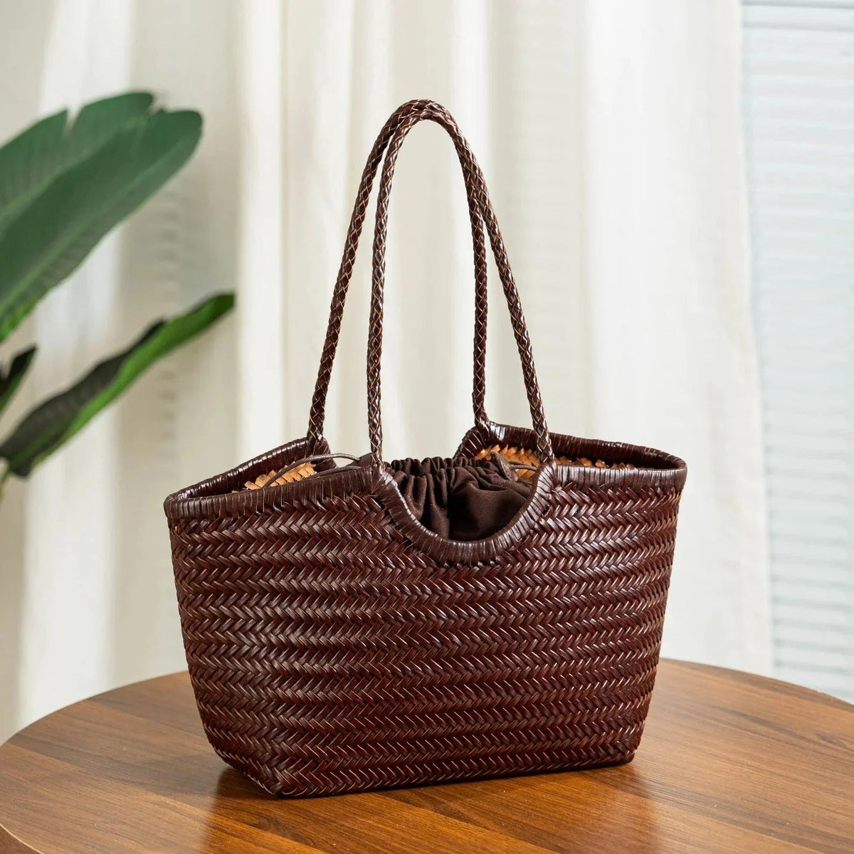 Anne – handgewebte Kunstledertasche von OLANE