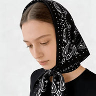 Rachel bandana-écharpe en maille légère à motif paisley