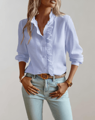Agnieszka – Lockere Bluse mit Stehkragen und Rüschendetails