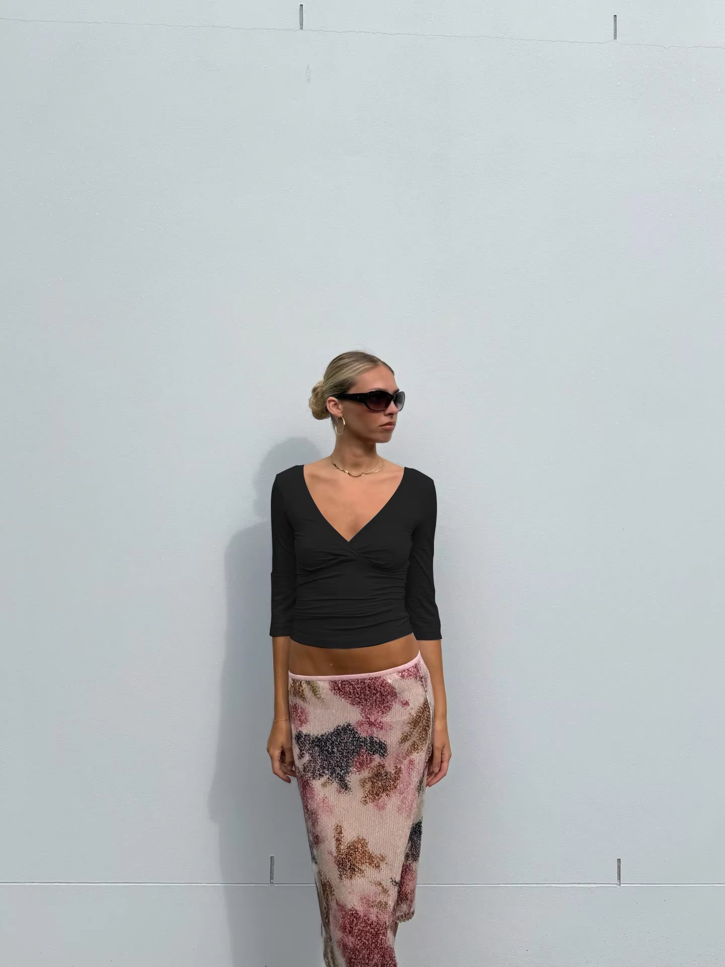 OLANE Slim - Fit Deep V Midi Sleeve Tee BlackMWomen's Tops