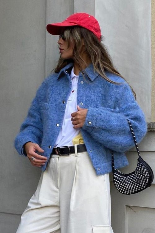 Kurze Jacke mit Druckknöpfen