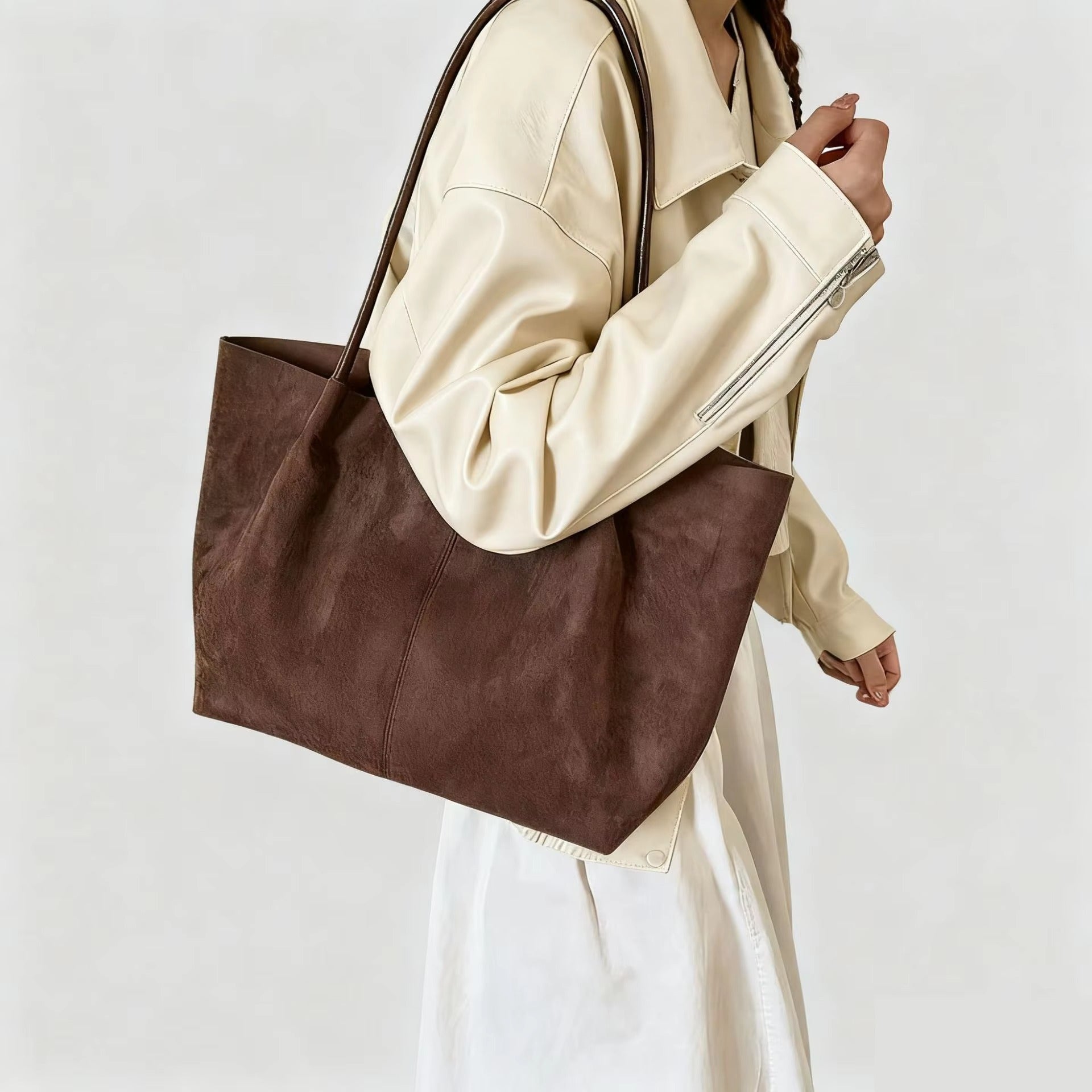 Tote Bag aus Wildlederimitat mit Täschchen