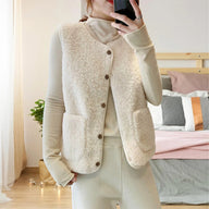 Gilet Ahla in teddy pile