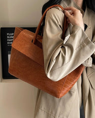 Geprägte Kunstleder-Tote im Vintage-Stil