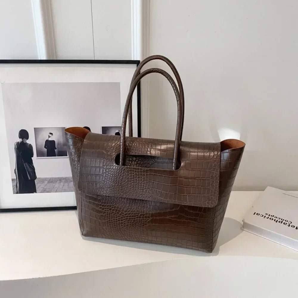 Geprägte Kunstleder-Tote im Vintage-Stil
