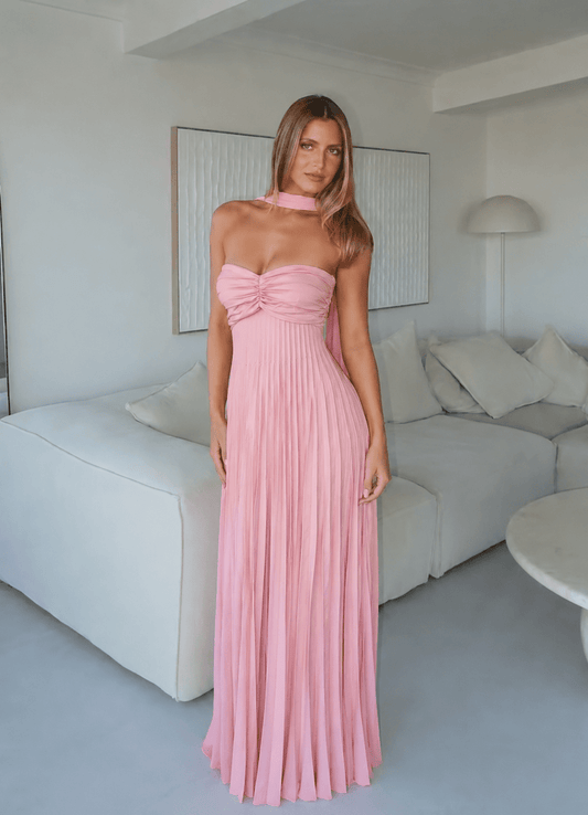 Elegantes trägerloses Maxikleid mit Schal