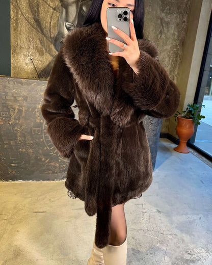 Manteau oversize ceinturé en fausse fourrure élégant