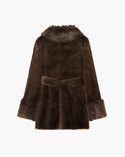 Manteau oversize ceinturé en fausse fourrure élégant